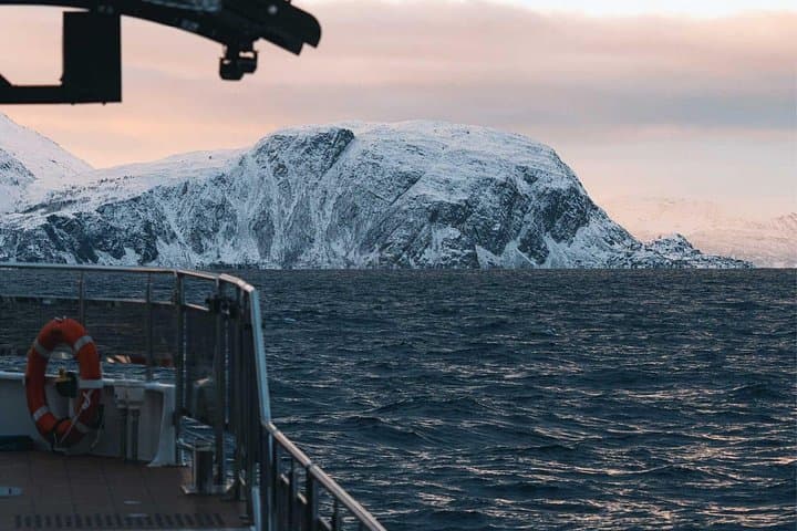 Silent whale watching from Tromsø: hybrid-electric boat trip to Skjervøy photo 4