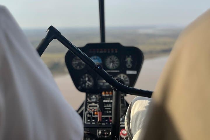 Buenos Aires Helicopter Tour: 30-Min Aerial Flight Over Río de la Plata & Iconic Sights photo 4