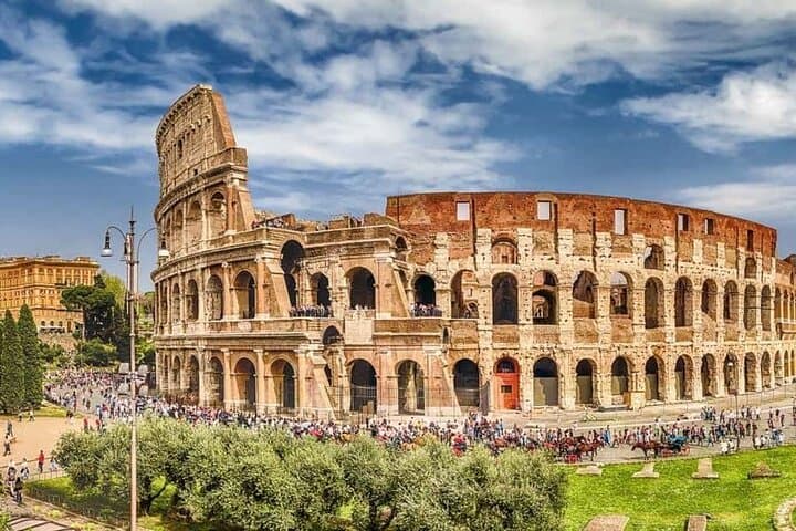 Rome Scooter Ride and App-Guided Highlights Tour photo 4