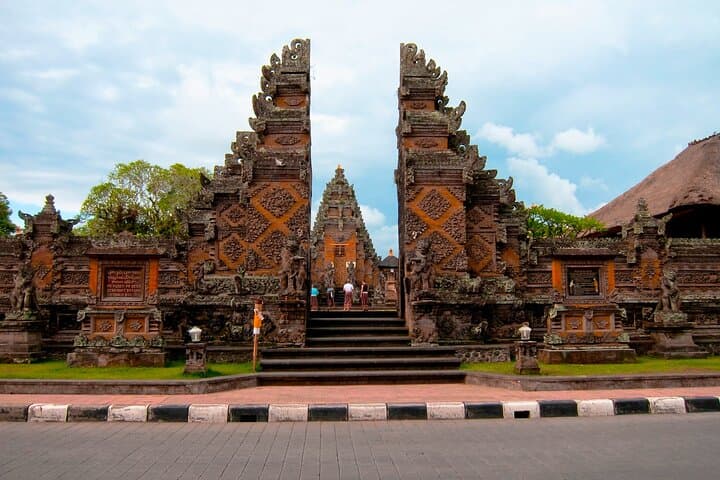 Private Ubud Art Village Tour: Batuan, Monkey Forest & Sumampan Waterfall Day Trip photo 5