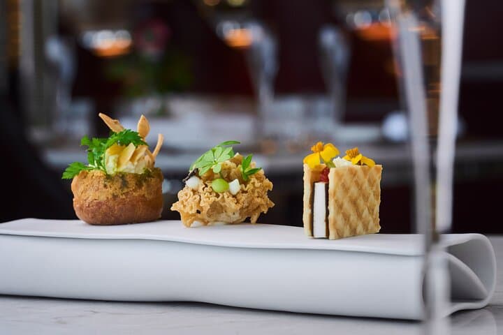 At.mosphere Burj Khalifa Premium Lunch with Selected Drinks and 122nd-Floor Views photo 4