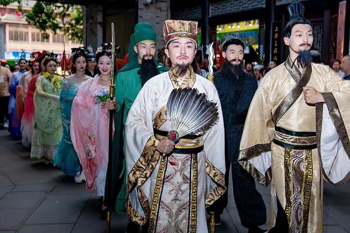 Chengdu in Five Days: Panda Encounters, Temples & Nightlife photo 4