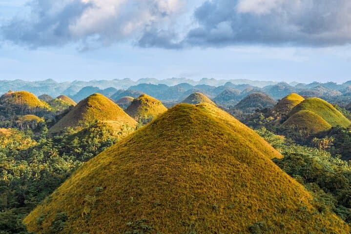 Bohol Choco Tour: Loboc River Lunch, Tarsiers & Chocolate Hills photo 4