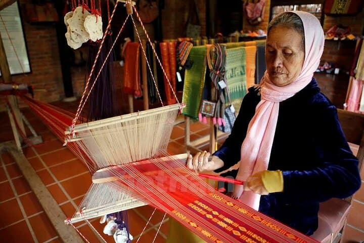 Van Phuc Silk & Duong Lam Ancient Village Day Trip from Hanoi photo 3