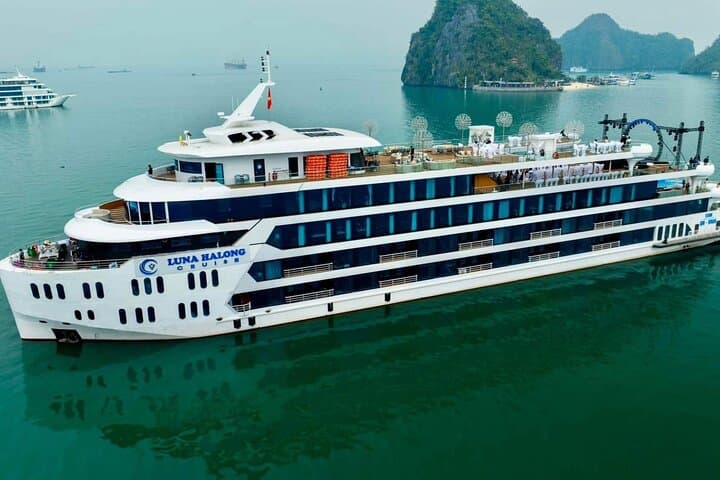 Luna Luxury Day Cruise: Ha Long Bay Highlights from Hanoi