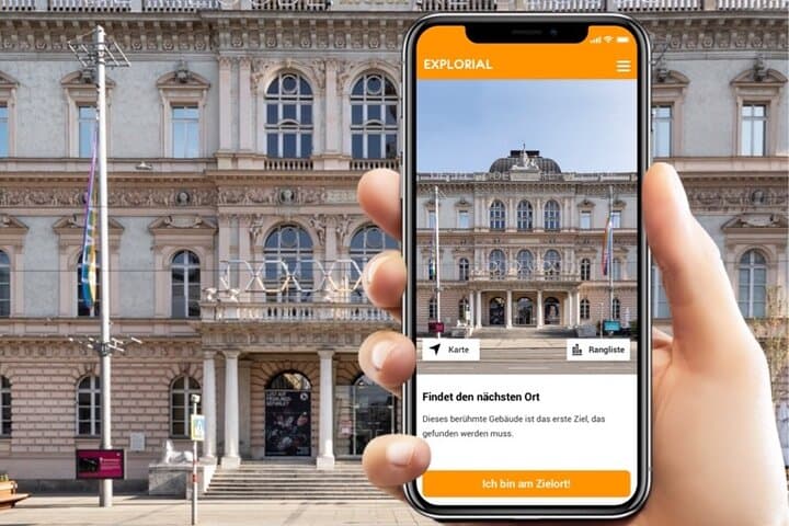 Innsbruck Scavenger Hunt: Self-Guided Walking Tour of City Sights