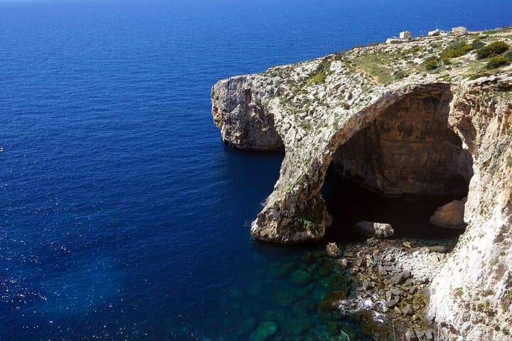 Private Full-Day Malta Driver Tour: Blue Grotto, Mdina & Dingli Cliffs