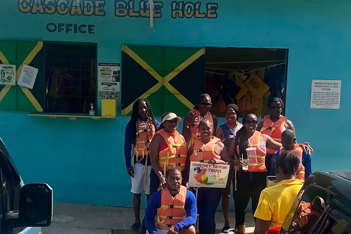 Blue Hole Ocho Rios: Jungle Pools, Waterfalls & Cliff Jumps photo 3