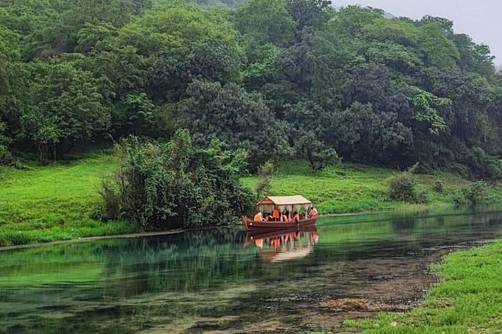 East Salalah in 5 Hours: Wadi Darbat, Taqah Fort & Coastal Viewpoints (Private Tour) photo 3