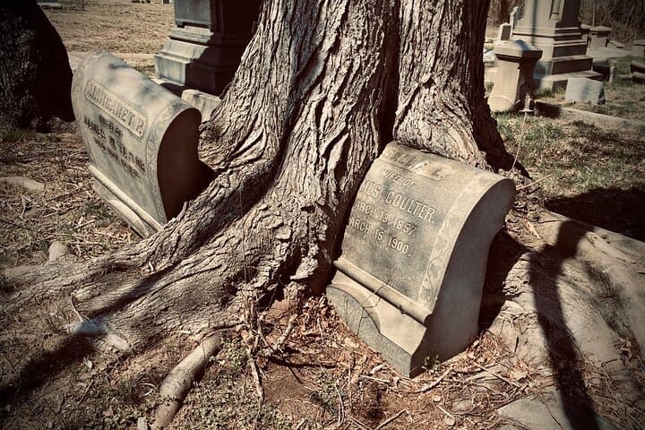 Exploring Philadelphia's Forgotten Dead: Old City Grave Sites Walking Tour