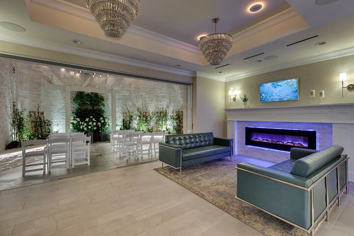 Elvis Weddings on the Las Vegas Strip: Bliss Chapel Ceremony Guide photo 5