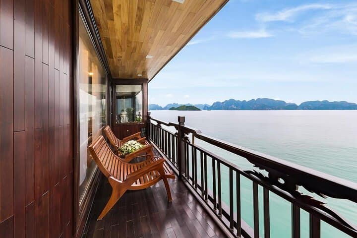 La Regina 3-Day Cruise: Halong & Lan Ha Bay — Kayaking, Viet Hai Village & Cat Ba Cave photo 3