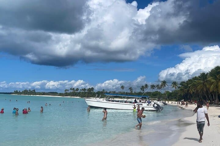 Saona Triple Paradise: Three-Beach Speedboat Tour from Bayahibe photo 4