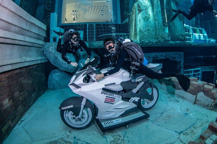 Discover Scuba Diving at Deep Dive Dubai: Intro Dives to 12m in the World’s Deepest Pool photo 2