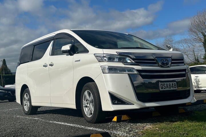 Half-Day Auckland Private Highlights Tour: Mt Eden, Devonport & Harbour Views photo 4