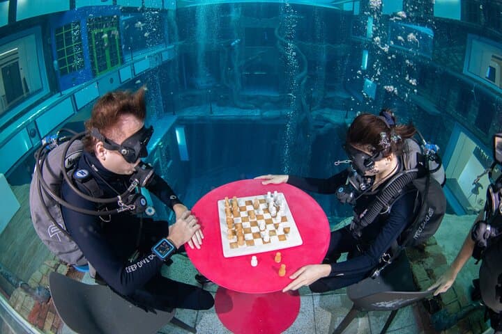 Discover Scuba Diving at Deep Dive Dubai: Intro Dives to 12m in the World’s Deepest Pool