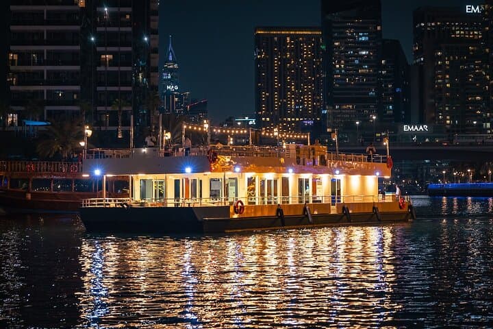 Evening Dinner Cruise in Dubai Marina — Alexandra Sea Lounge