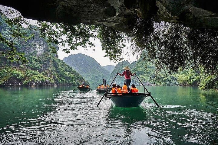 Private Full-Day Halong Bay Tour from Hanoi — Sung Sot, Luon Cave & Ti Top photo 4