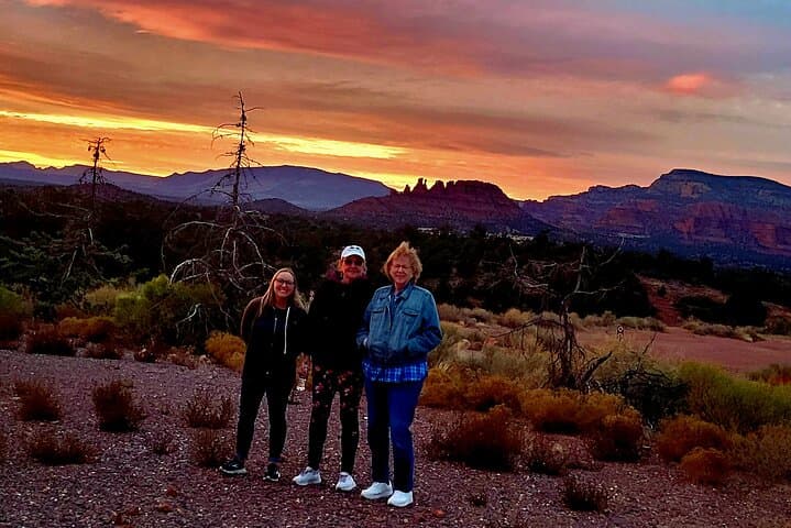 Sedona Scenic Sunset Tour: Semi-Private Red Rocks Photo & Sunset Viewing photo 3