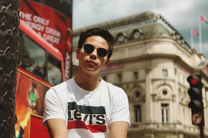 Piccadilly Circus Professional Photoshoot: Capture London’s Neon Heart photo 3