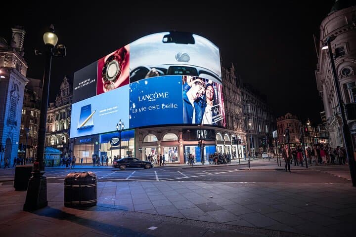 Piccadilly Circus Professional Photoshoot: Capture London’s Neon Heart photo 4