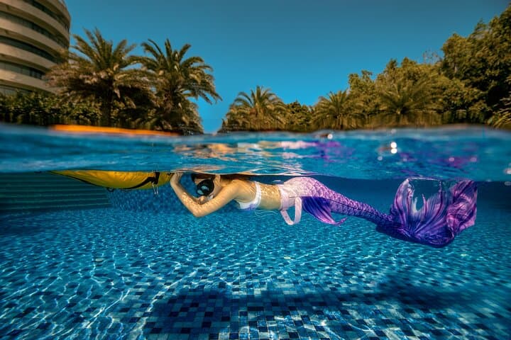 PADI Basic Mermaid Course in Athens: Pool Session & Certification