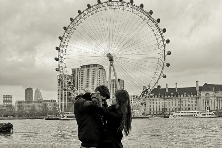 London Eye Professional Photoshoot — Capture Iconic South Bank Views photo 1