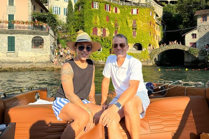 Private Lake Como Yacht Tour: Villa Views, Prosecco & Hidden Coves photo 3