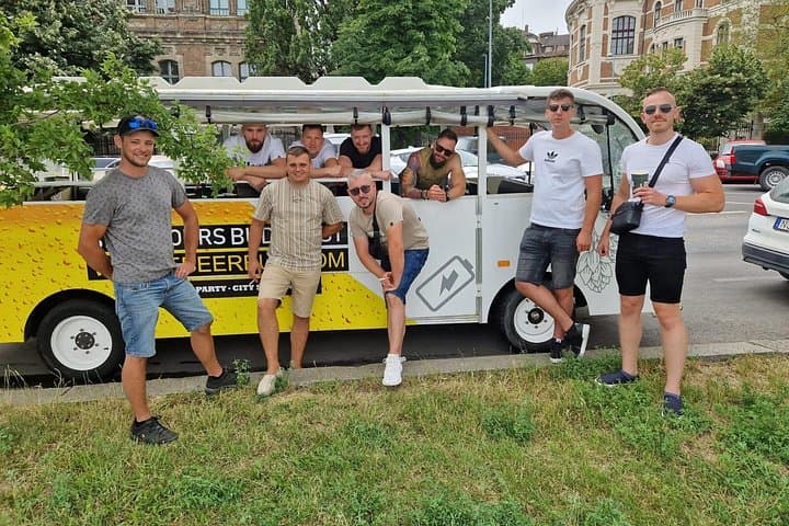 Budapest Electric Beer Bus: Private 60-Min City Cruise with Unlimited Draft photo 4
