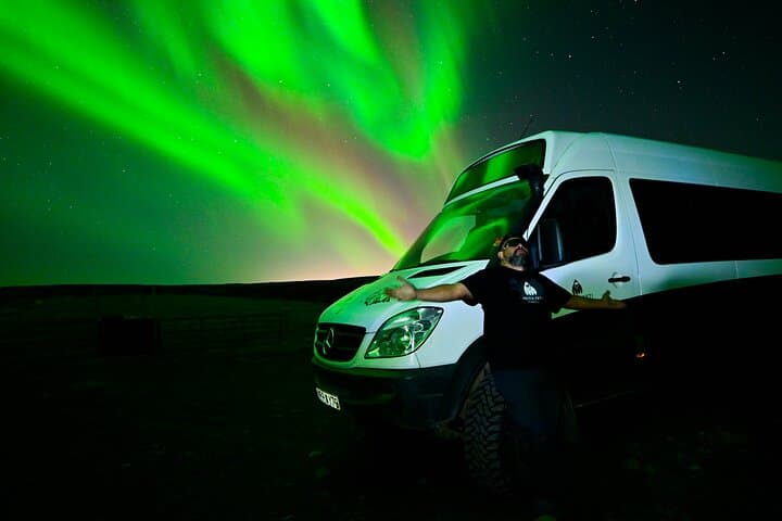 Private 4x4 Northern Lights Tour from Reykjavik — Hot Chocolate & Aurora Hunt photo 1