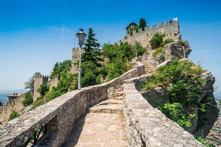 San Marino Self-Guided Scavenger Hunt: Explore Le Mura & Towers by Foot photo 5