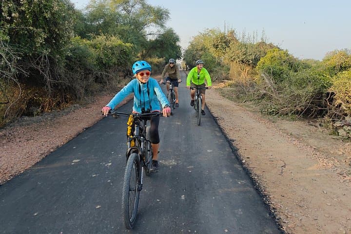 Udaipur Countryside Cycling Tour — Lakes, Villages & Aravalli Rides photo 1