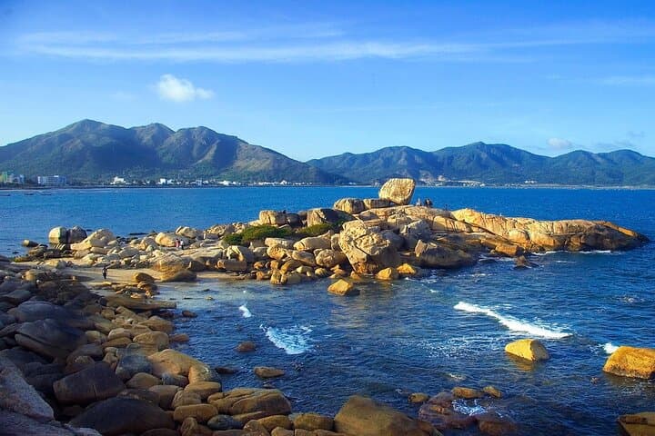 Nha Trang Half-Day Ultimate Adventure: Hon Chong, Po Nagar & Long Son Pagoda photo 2