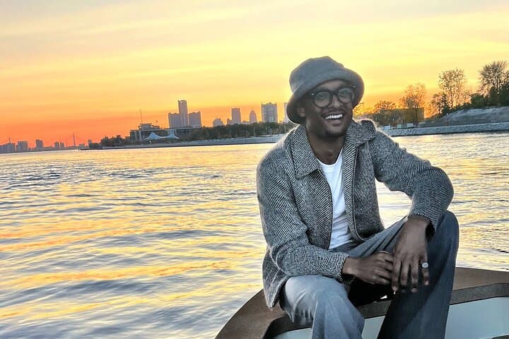 Belle Isle Breeze: 75-Minute Electric Cruise on the Detroit River