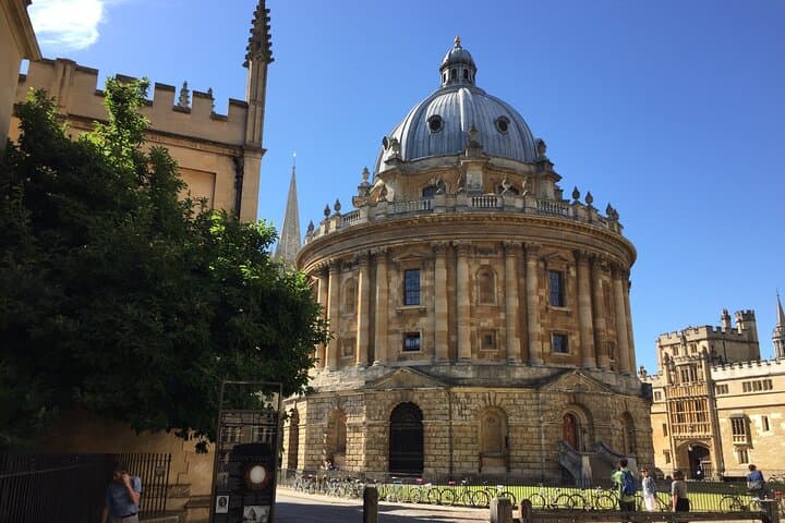 Private Day Trip from London to Oxford and Cotswolds Villages photo 2