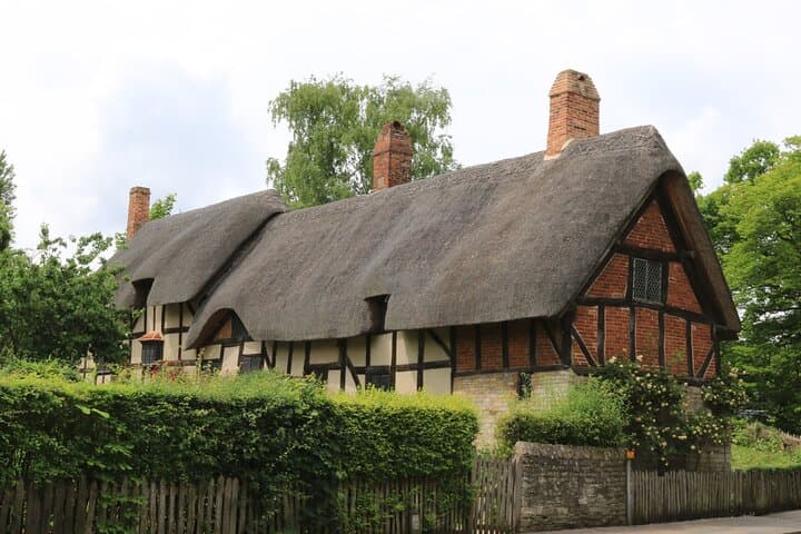 Private Day Trip from London to Stratford, Oxford & the Cotswolds photo 1