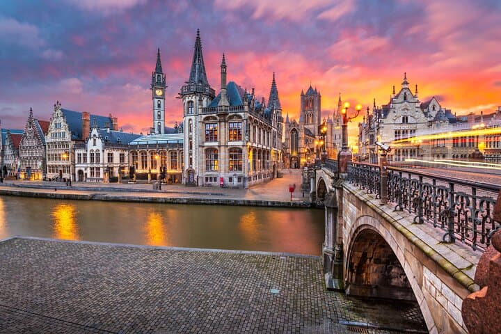 Private Amsterdam to Ghent Transfer with 2-Hour Rotterdam Stop