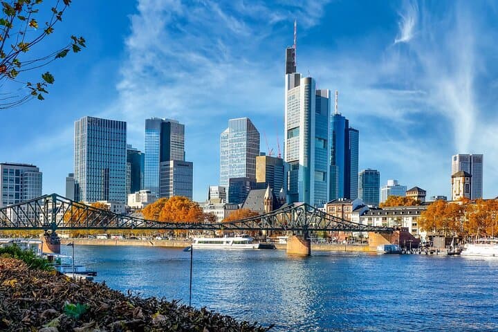 Private Transfer From Brussels to Frankfurt with 2-Hour Sightseeing Stop