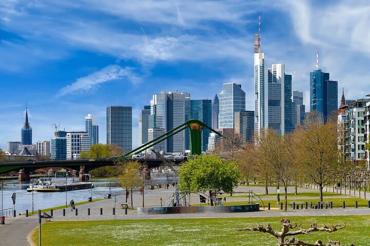 Private Transfer From Brussels to Frankfurt with 2-Hour Sightseeing Stop photo 4