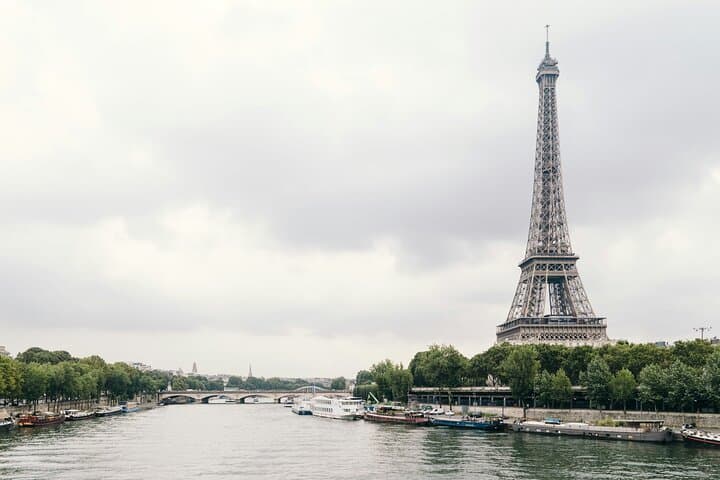 Eiffel Tower Second-Floor Elevator Tour with Local Host — Paris Views & History photo 6