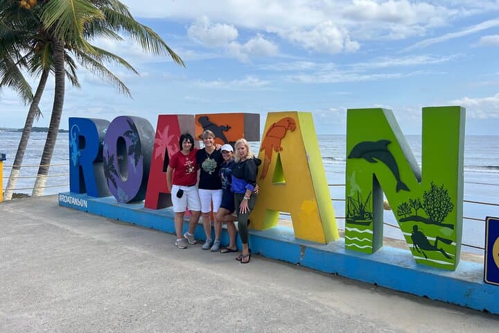 Roatan Private Island Highlights Tour: Chocolate, Rum & Coastal Views photo 4