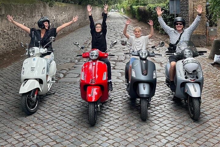 Rome by Vespa: Guided Scooter Tour with Photo Shoot photo 2