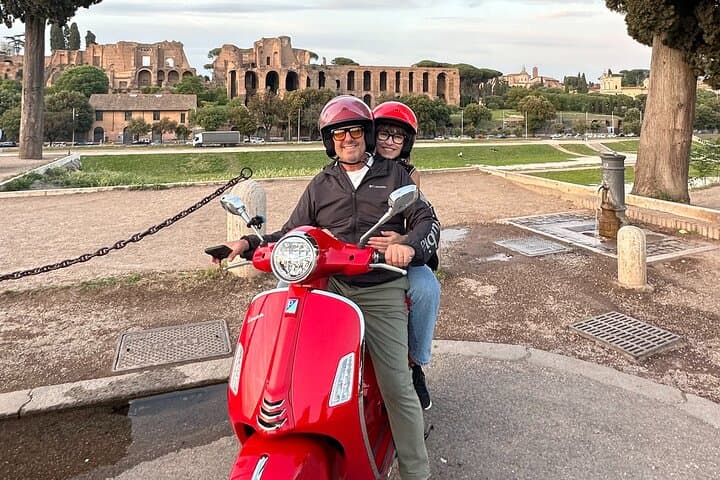 Rome by Vespa: Guided Scooter Tour with Photo Shoot photo 3