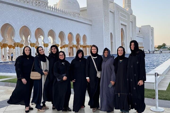 Abu Dhabi Airport Stopover: 6–7 Hour Private Transit Tour to Sheikh Zayed Mosque & City Highlights photo 2