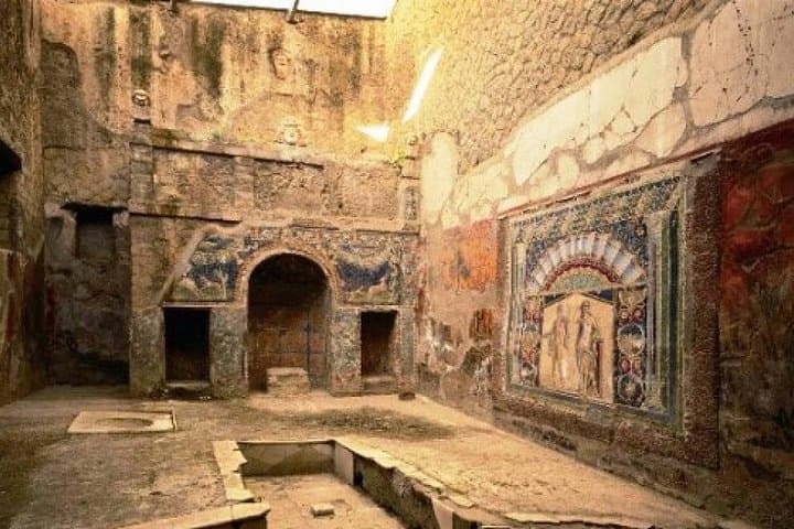 Living Ruins: Small-Group Pompeii & Herculaneum Tour with an Archaeologist photo 2