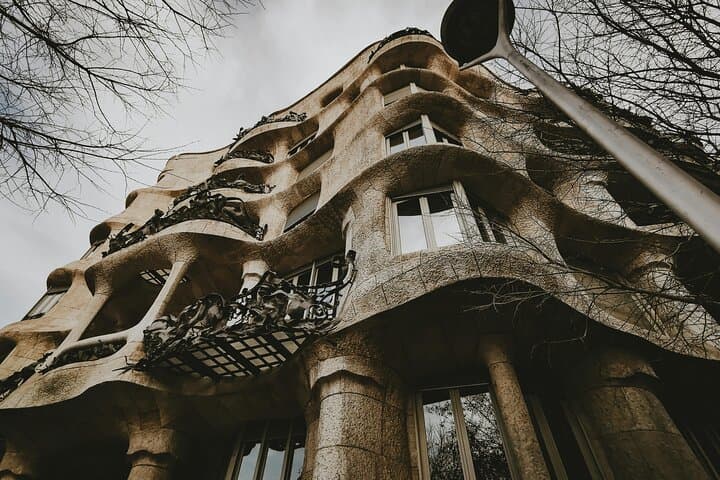 Casa Batlló Photoshoot: Capture Gaudí's Iconic Curves in Barcelona photo 2