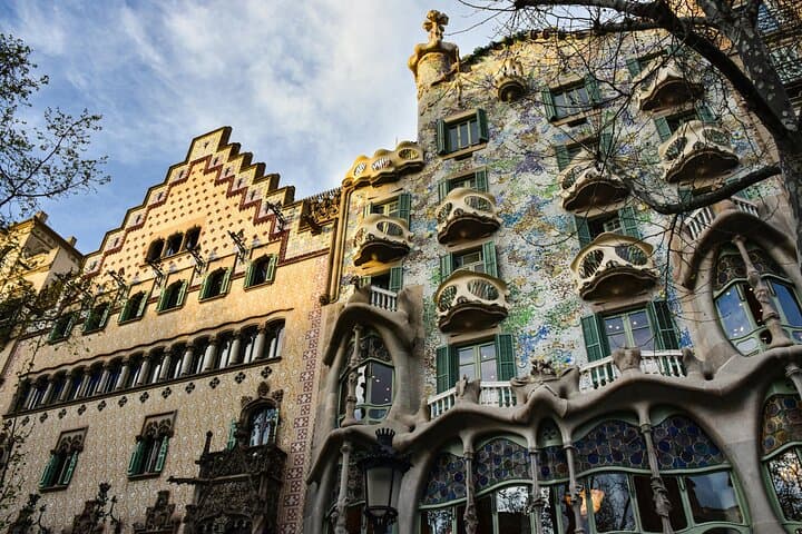 Casa Batlló Photoshoot: Capture Gaudí's Iconic Curves in Barcelona photo 5