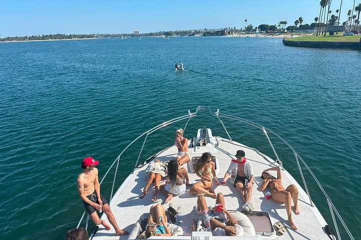 San Diego Luxury Bay & Sunset Yacht Cruise on Mission Bay photo 2