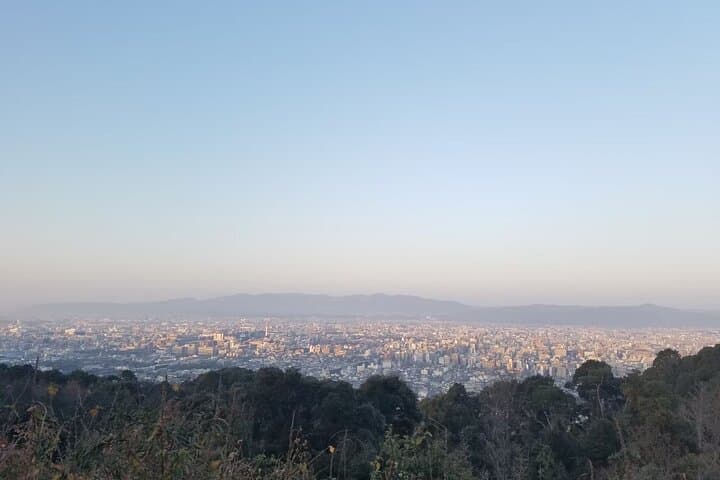 Kyoto Panorama Hike: Maruyama Park to Shogunzuka Observatory photo 4
