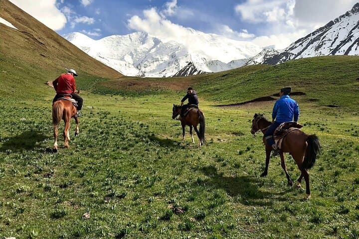3-Day Horseback Riding in Alay Valley to Tulpar-Kol Lake and Lenin Peak